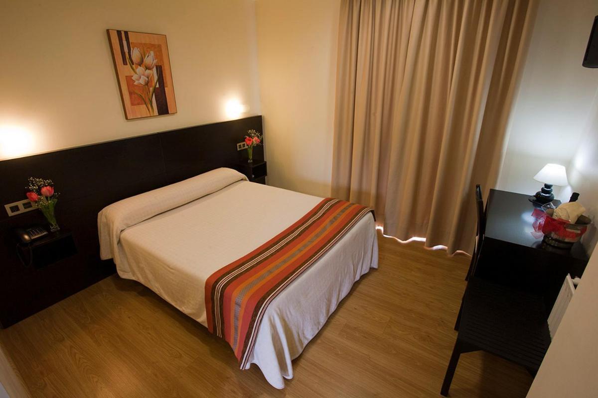 Hotel Amenal Zewnętrze zdjęcie